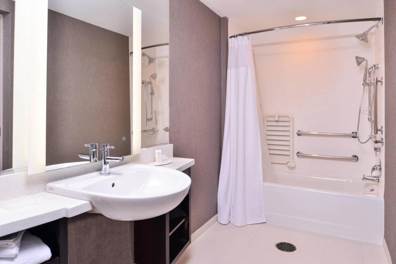 Springhill Suites By Marriott Greensboro Airport Exterior foto